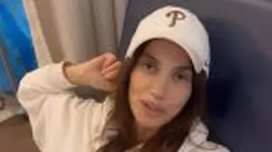 Imagini cu Alina Pușcău după ce și-a tuns părul. Din cauza tratamentului împotriva cancerului, acesta a început să îi cadă