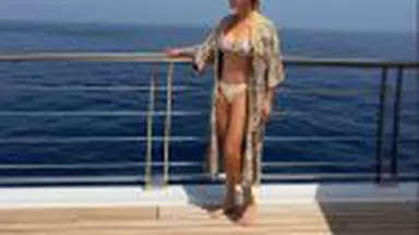 Amy Schumer s-a afișat în costum de baie, fără filtre, după ce a slăbit 22 de kilograme