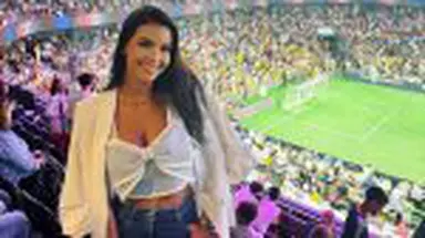 Cum a apărut Sandra Mutu la pupitrul știrilor Antena Stars. „Am început oficial. Și nu-mi spuneți că n-am zâmbit suficient'