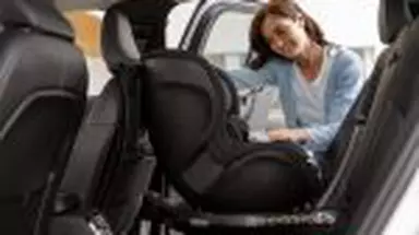 Ghid pentru părinți: cum instalezi corect un scaun auto cu Isofix
