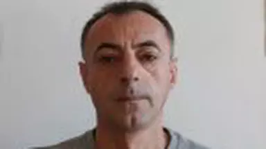 A murit Răzvan Apostolescu, vocea iubită de generații de microbiști. Legendarul comentator de la „Fotbal minut cu minut' avea 66 de ani