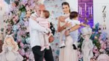 Cum arată gemenii Roxanei Nemeș la un an. Ania și Zain, primele imagini în care li se văd chipurile