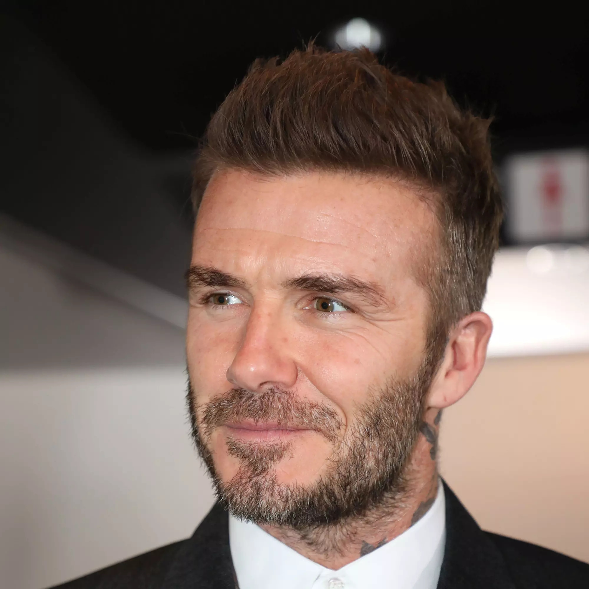 Cum arată bărbatul care a cheltuit aproape 37.000 de euro ca să arate ca David Beckham