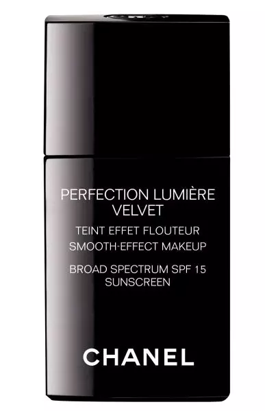 Fond de ten matifiant, Chanel, Perfection Lumière Velvet, 217 Lei