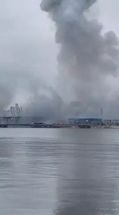 alerta-in-portul-constanta-o-drona-marina-care-a-fost-adusa-la-mal-a-explodat-zona-a-fost-evacuata-1074455
