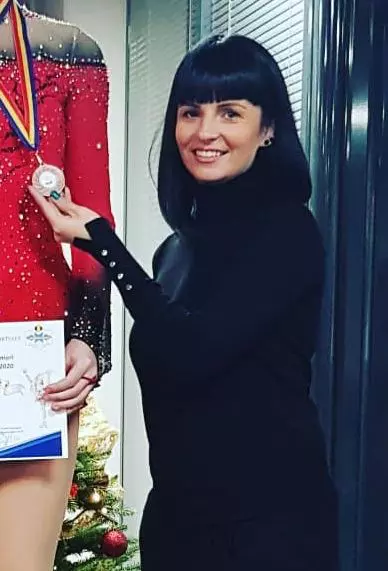 simona-punga-dancing-on-ice-9