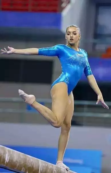 Larisa-Iordache6