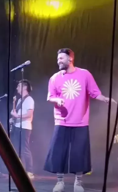 smiley-concert-tinuta-1