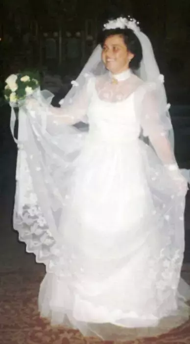 cornelia-in-rochie-de-mireasa