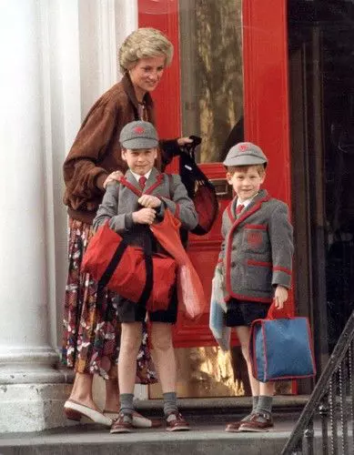 Prince William And Prince Harry Education (1st Day Back At School For The Start Of A New Term) 25th April 1990 Princess Diana Takes Her Sons Prince William And Prince Harry (with Their Bags And Their New School Uniforms ) Into Wetherby School In Nott