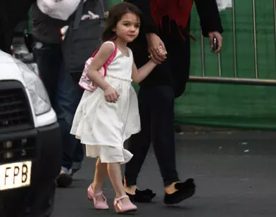 Suri-Cruise-and-mom