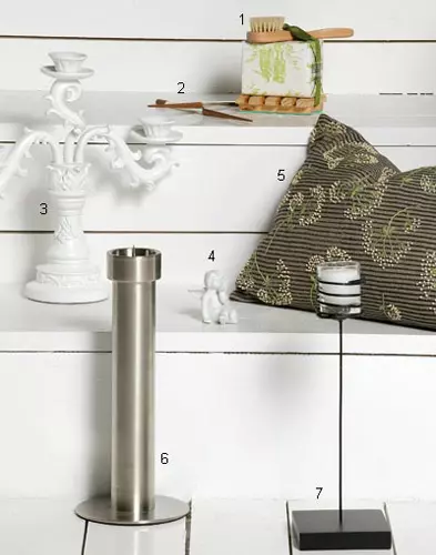 1. Set cu sapun si perie, 39 euro+TVA, Inside by Innova; 2. Betisoare chinezesti Wallnuts, Rosenthal Studio-Line, 60 lei/set, My House; 3. Sfesnic Classic White, cu 3 brate, finisaj rasina alb, 30 cm, 129,90 lei, Mobexpert; 4. Ingeras Rosenthal Classic, 35 lei, My House; 5. Perna Olivier de Forges, 44 euro+TVA, Inside by Innova; 6. Sfesnic Blomus, 69 euro+TVA, Inside by Innova; 7. Suport pentru lumanare, 35 lei, Exotique