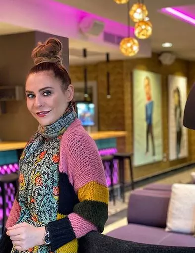 Adina Buzatu zi naștere