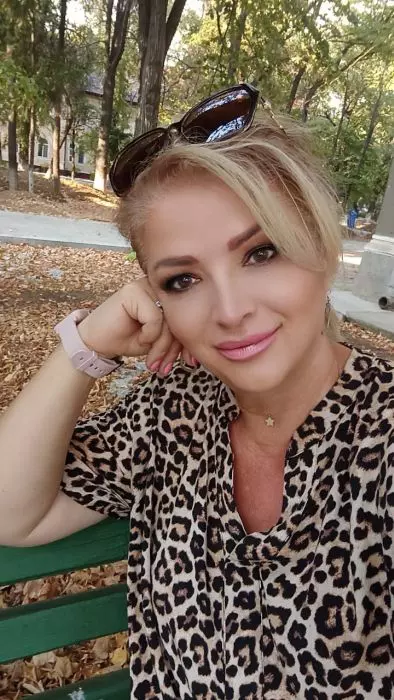 carmen-radulescu-in-parc