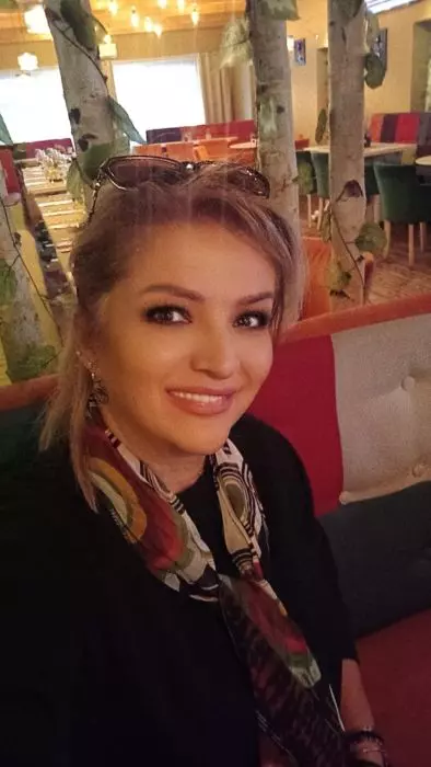 crmen-radulescu-la-restaurant