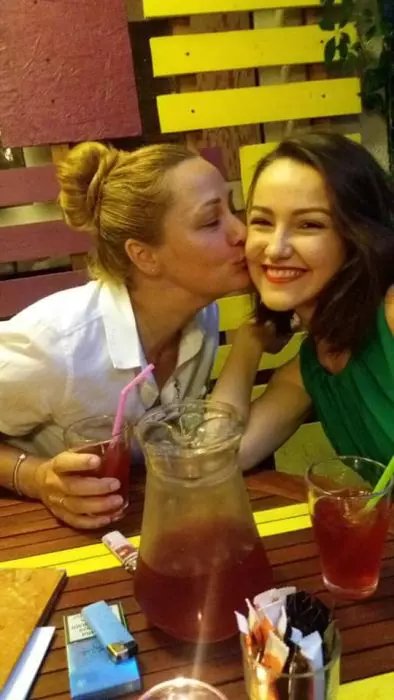elena si oana lasconi 1