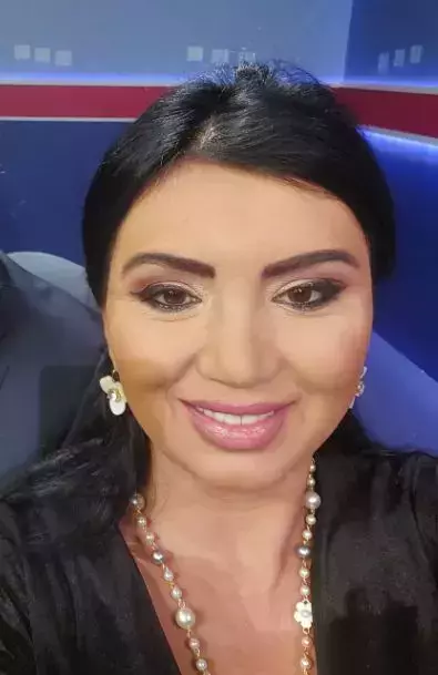 adriana-bahmuteanu-6