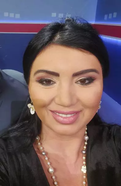 adriana-bahmuteanu-6