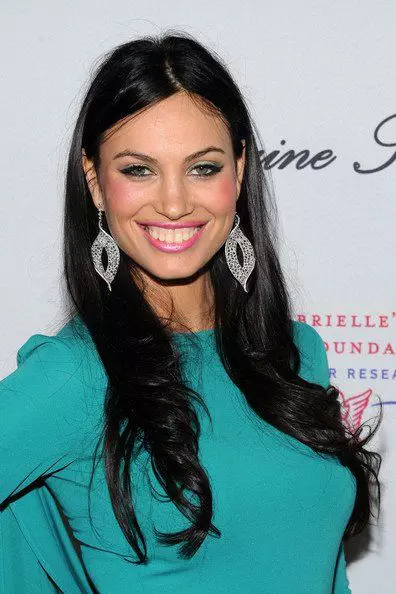 alina-puscau-307182l-600x0-w-ea2eec04