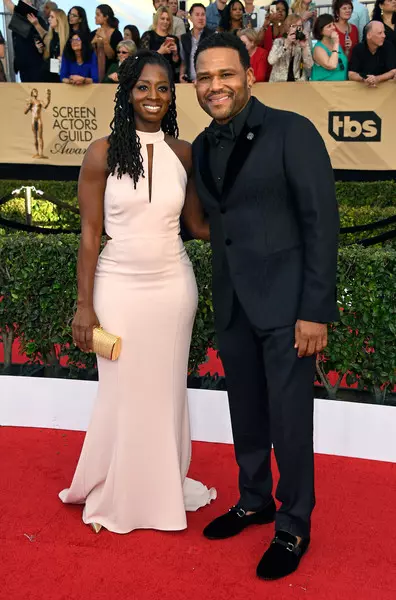 Anthony Anderson si Alvina Stewart