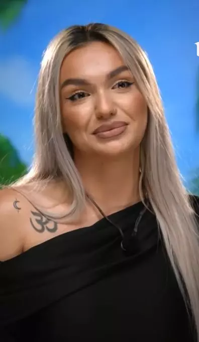 ella cu lacirmi