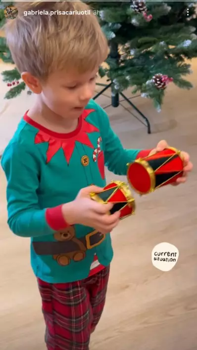 dani-otil-gabriela-prisacariu-brad-craciun-tiago-2025 (3)