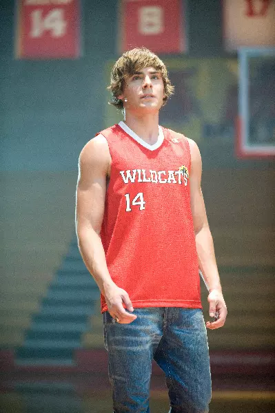 HIGH SCHOOL MUSICAL 3: SENIOR YEAR
