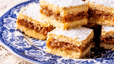 Plăcinta cu mere de post 12 linguri – cea mai simplă rețetă