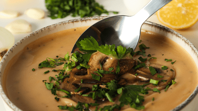 Supă cremă de ciuperci de post – cea mai bună rețetă vegană