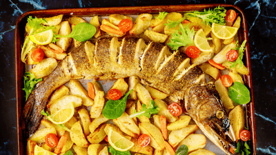 Ştiucă la cuptor pe pat de legume – rețeta pentru începători