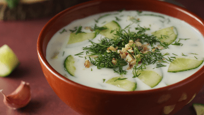 Tarator – rețeta de supă rece de castraveți cu iaurt