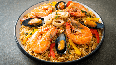 Paella cu fructe de mare. Rețeta în stil spaniol
