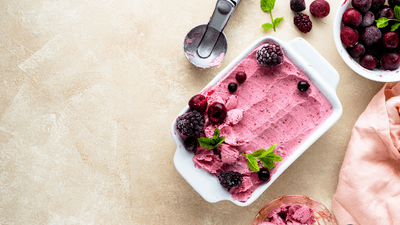 Îngheţată din fructe congelate. Rețeta cu frișcă și lapte condensat