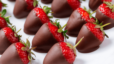 Căpșuni în ciocolată – rețeta simplă și elegantă pentru un desert perfect