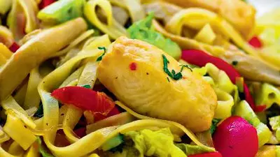 Salată de paste cu peşte