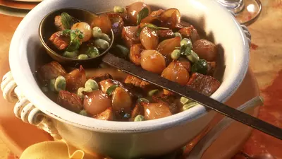 Gulaş cu fasole şi ceapă