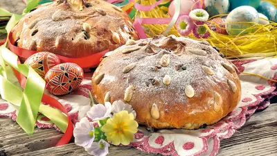 Pască în 10 paşi cu brânză dulce şi stafide