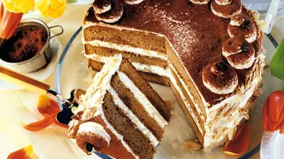 Tort cu cafea şi cremă de coniac