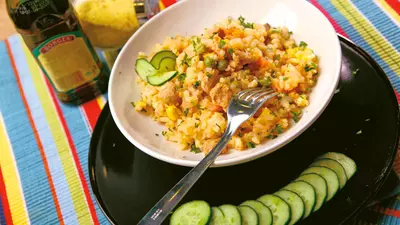 Mâncare de orez cu legume