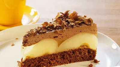 Tort cu ciocolată şi pere
