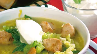 Supă de ţelină cu salată verde