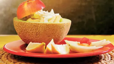 Salată de mere cu pepene galben