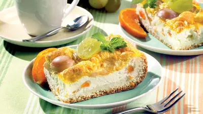 Prăjitură cu cremă de brânză şi struguri