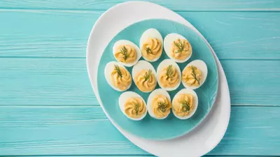 Ouă umplute cu pate de porc