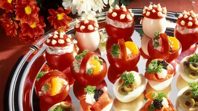 Aperitiv cu roşii şi ouă fierte