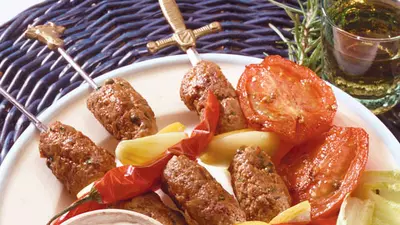 Frigărui de berbec cu salată