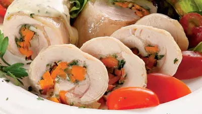 Ruladă de pui cu legume