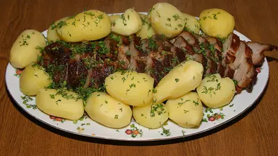 Muşchi la tavă cu cartofi