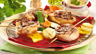 Mix-grill din pui şi legume