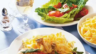 Tagliatele cu rulouri de pui